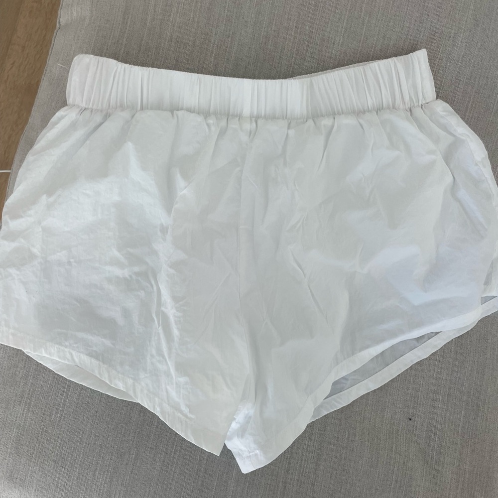DAILY DRILLS WHITE BOUNCE SHORTS